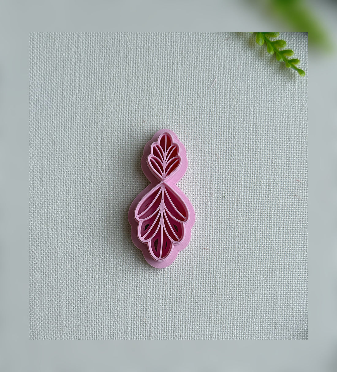 🌿 Layered Leaf Drop Clay Cutter